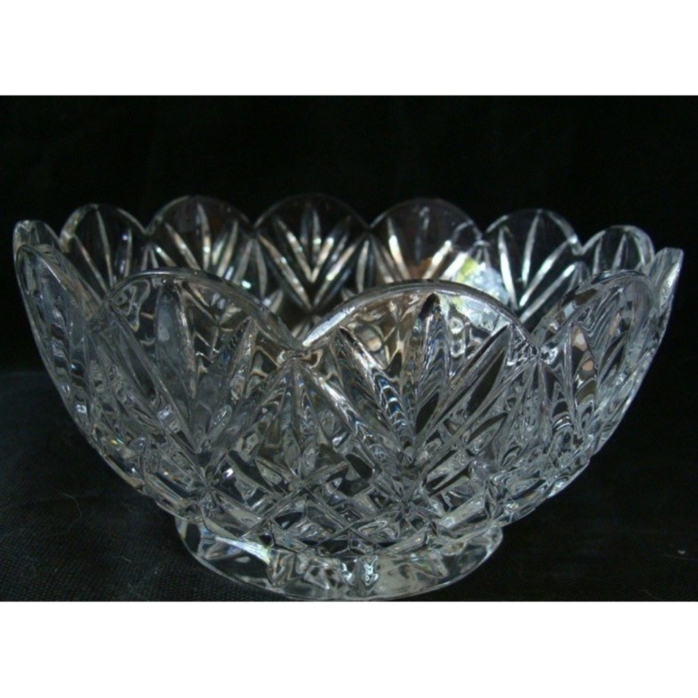Royal Gallery Crystal 6" Scallop Bowl with Box - BRAND NEW - 24% LEAD CRYSTAL